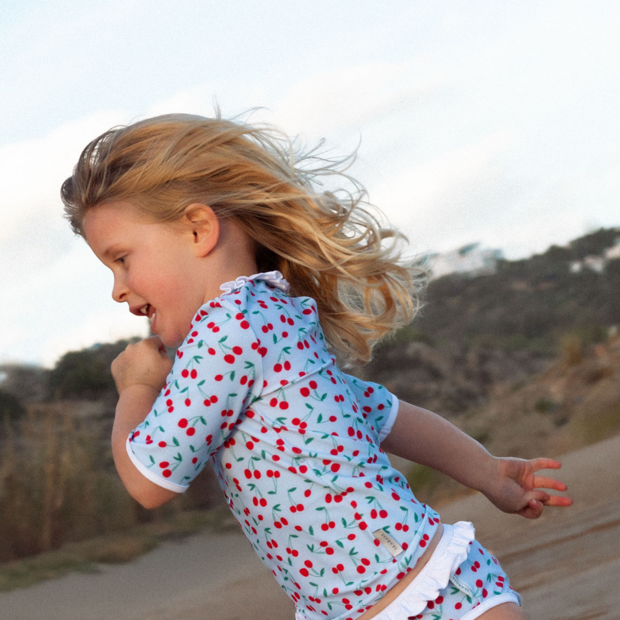 Girl UV Two-Piece Swimsuit Ruffle Picota